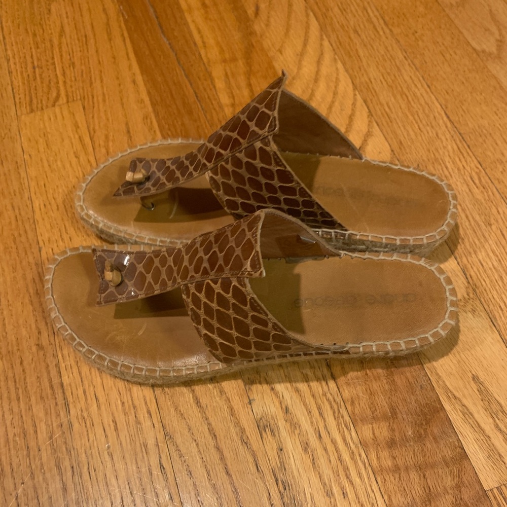 Women’s sandals